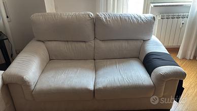 2 divani poltrone e sofà.. 100 euro