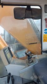 Escavatore cingolato liebher 924