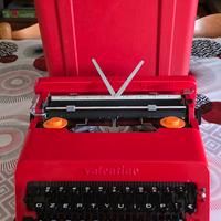 Macchina da scrivere Olivetti modello  Valentine