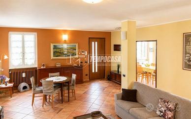 SPLENDIDA VILLA INDIPENDENTE AD AIZURRO