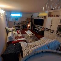 Due divani: rispettivamente da due e tre posti