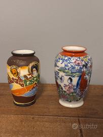 Due vasi decorati cinesi in ceramica
