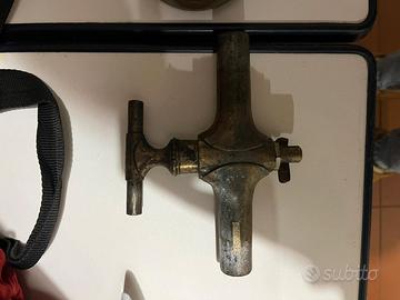 rubinetto in ottone vintage industriale