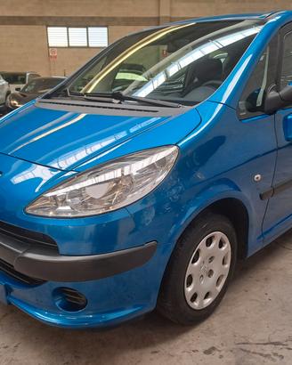PEUGEOT 1007 1.4 BENZINA *OK NEOPATENTATI*