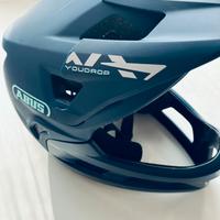Casco integrale abus con mentoniera ataccabile