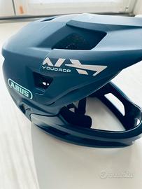 Casco integrale abus con mentoniera ataccabile