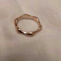 Anello ondulato bigiotteria