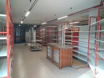 Locale commerciale o uso magazzino