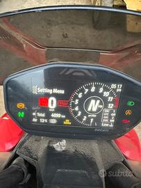 Ducati Streetfighter v2