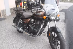 Royal Enfield Meteor 350 supernova