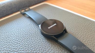 Samsung Galaxy Watch 4 Nero + Basetta Ricarica