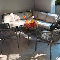 SALOTTO ESTERNO: DIVANO ANGOLARE, POLTRONE, TAVOLO