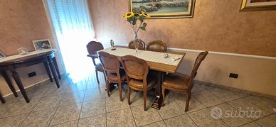 Mobile + Tavolo con sedie + Lampadario