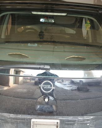 Pezzi Opel Corsa C 00-06 per ricambi (100e tutto)