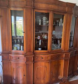 Mobile in legno con vetrina(prezzo trattabile)