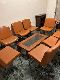 Set 8 sedie + tavolino sala d’attesa