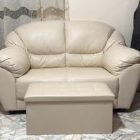 Divano 2 posti biamco im ecopelle+pouf contenitore
