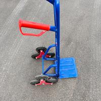 Carrello per scale pieghevole con 6 ruote