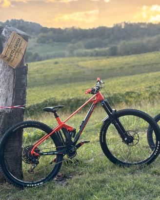 mondraker foxy carbon r 2025
