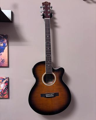 Chitarra acustica amplificata con accordatore