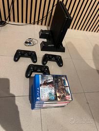 Ps4 Slim + 3 controller + 10 giochi