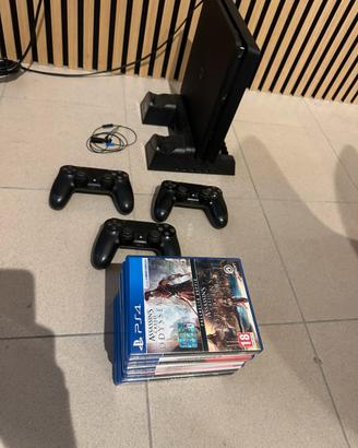 Ps4 Slim + 3 controller + 10 giochi
