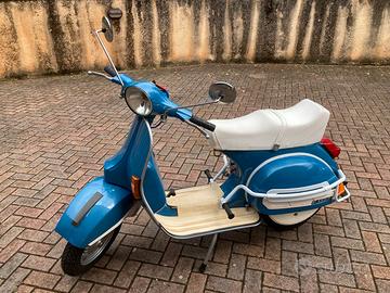 Vespa PX125 dell’81 completamente restaurata