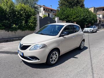 Lancia Ypsilon 1.3 MJT 95 CV Euro 6 Gold –MY2016