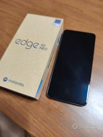 Motorola Edge 50 Neo 512GB, perfetto.