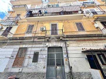 3 LOCALI A NAPOLI