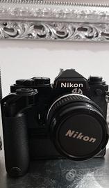 macchina fotografica  Nikon FE2 nera