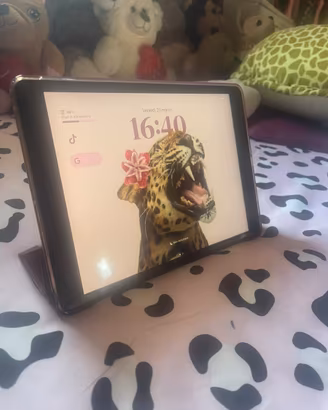Apple iPad 2019, cover inclusa