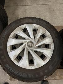 4 ruote con cerchi in ferro Volkswagen