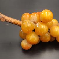 Grappolo d'uva in alabastro