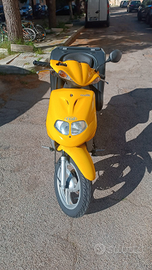 Scooter 50cc con baule riscaldato porta vivande