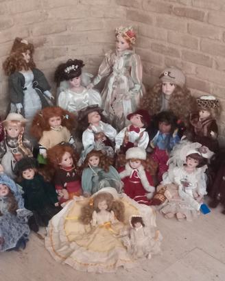 Collezione di bambole in porcellana - 21 pezzi
