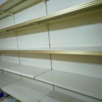 Scaffali in metallo per attività