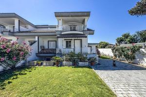 Villa di 180 m² con 5 locali a Roma