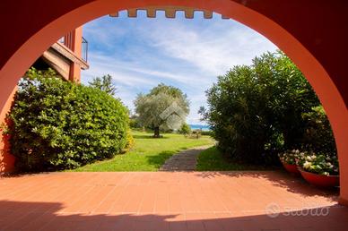VILLA A SCHIERA A SOIANO DEL LAGO