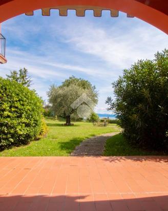 VILLA A SCHIERA A SOIANO DEL LAGO