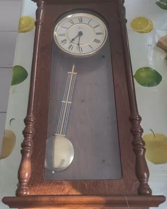 Orologio da parete a pendolo in stile classico
