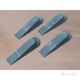 4 Fermaporta in plastica nera rigida 