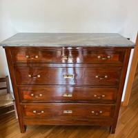 Cassettiera antica in legno massello con piano in