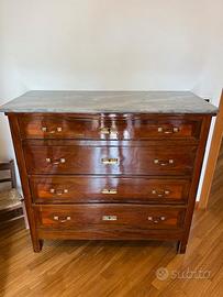 Cassettiera antica in legno massello con piano in