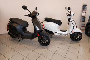 Piaggio Vespa 150 Sprint Sconto + Bauletto OMAGGIO