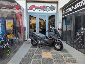 Kymco AK 575 Premium - Novità 2025