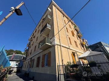 3 LOCALI A GENOVA