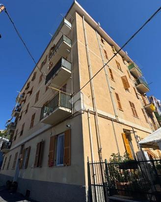 3 LOCALI A GENOVA