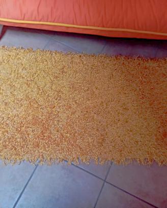 Tappeto giallo