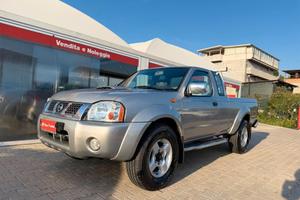 Nissan King Cab 2.5 Diesel 2 porte con gancio di t